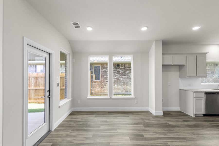 Spacious, unfurnished interior of a new home in Elevon, Lavon (Image 15).