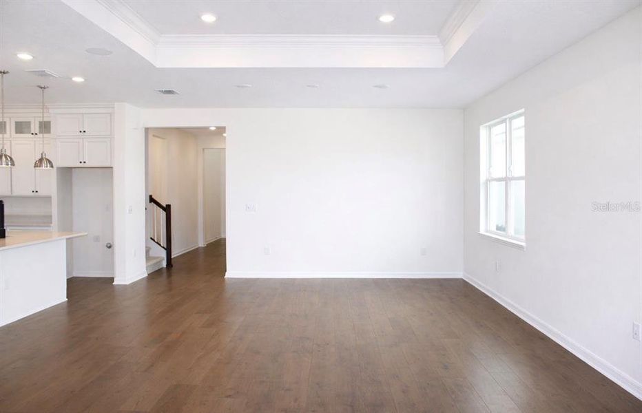 Spacious, unfurnished interior of a new home in , Clermont (Image 15).