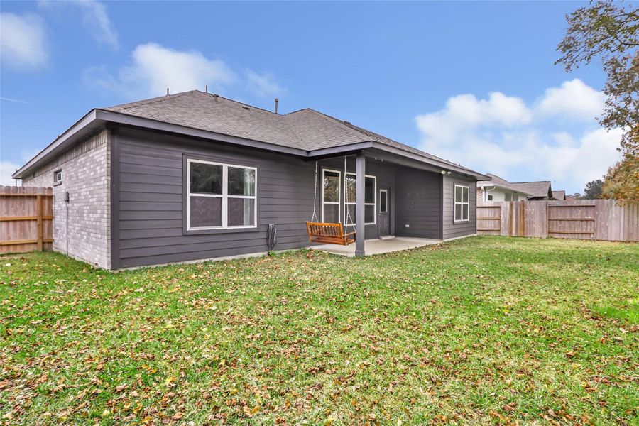 Exterior details and patio area of a home in , Dayton (Image 21).
