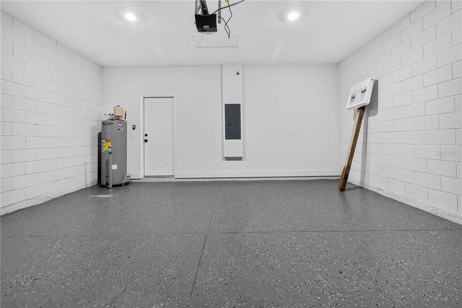 Spacious, unfurnished interior of a new home in , Palm Bay (Image 30). Spacious, unfurnished interior of a new home in , Palm Bay (Image 30).
