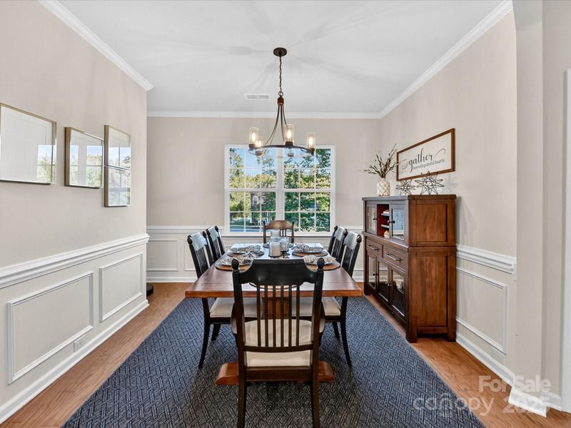 Open Concept to Foyer