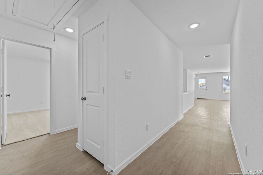Spacious, unfurnished interior of a new home in Lodi Grove, Floresville (Image 16). Spacious, unfurnished interior of a new home in Lodi Grove, Floresville (Image 16).