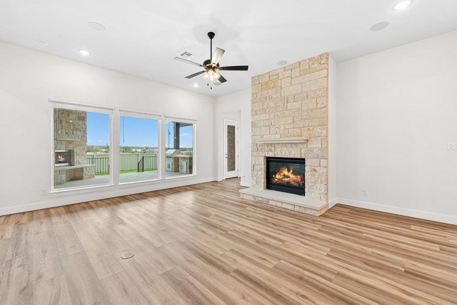 Spacious, unfurnished interior of a new home in Santa Rita Ranch, Liberty Hill (Image 16). Spacious, unfurnished interior of a new home in Santa Rita Ranch, Liberty Hill (Image 16).