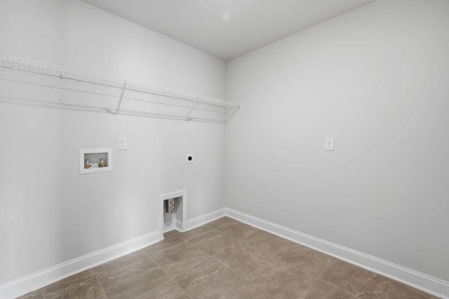Spacious, unfurnished interior of a new home in Carriage Estates, Lexington (Image 30).