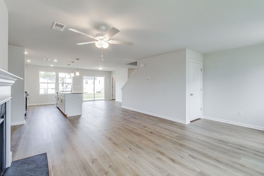 Spacious, unfurnished interior of a new home in Winston Point, Gilbert (Image 15). Spacious, unfurnished interior of a new home in Winston Point, Gilbert (Image 15).