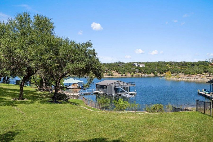 Community amenities in , Lakeway (Image 6).
