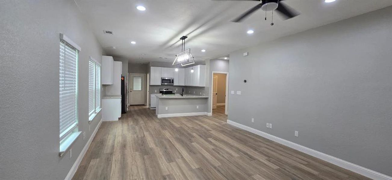 Spacious, unfurnished interior of a new home in , Denison (Image 9).