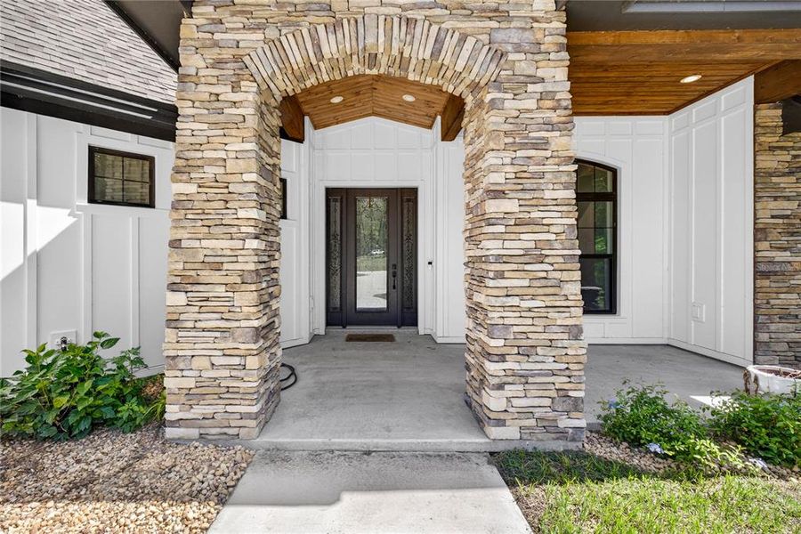 Exterior details and patio area of a home in , Dade City (Image 29).