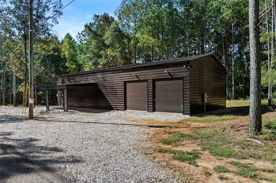 Exterior details and patio area of a home in , Monroe (Image 29).