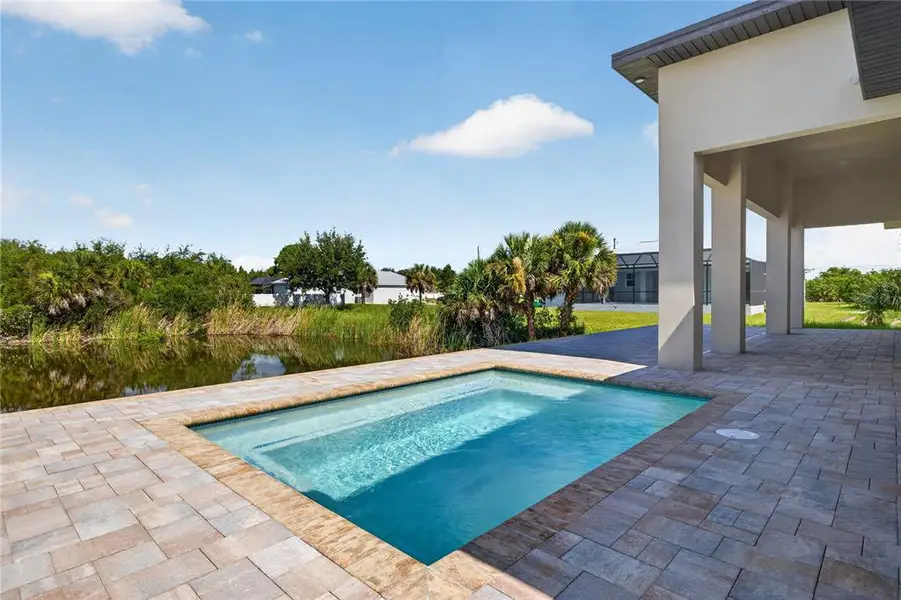 Exterior details and patio area of a home in , Port Charlotte (Image 3).