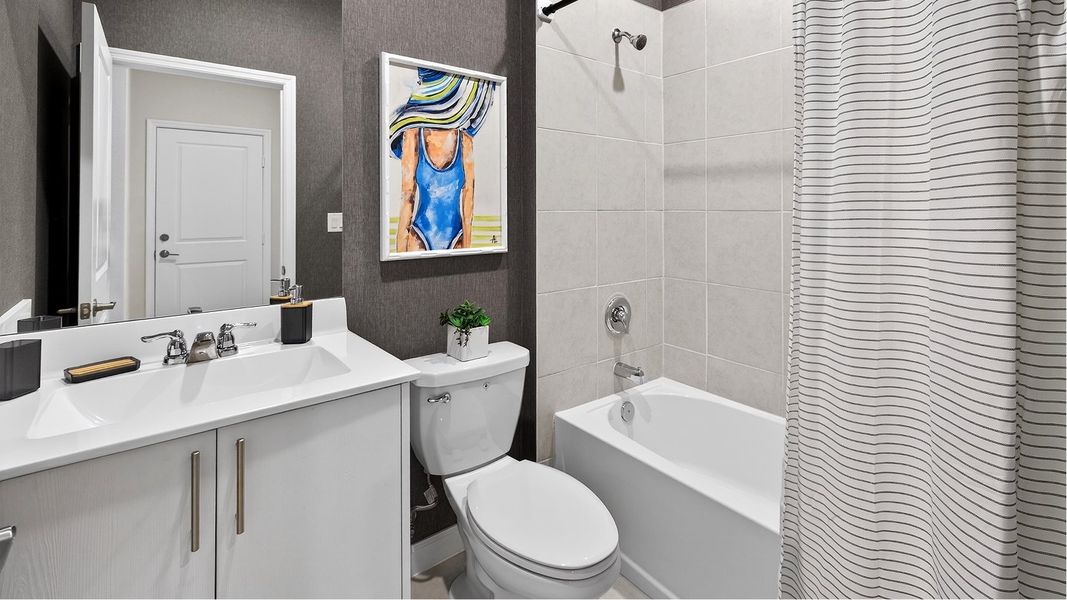 1821 Acacia Groves Elm Bath2 F1 1821 Acacia Groves Elm Bath2 F1
