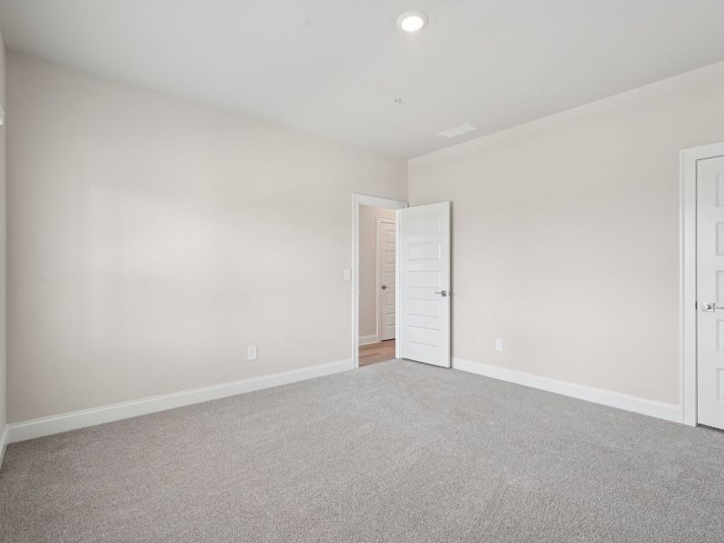 Spacious, unfurnished interior of a new home in Martin Springs - Highland Series, Lawrenceville (Image 21).