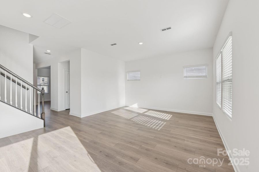 Spacious, unfurnished interior of a new home in Nelson's Creek, Mocksville (Image 14).