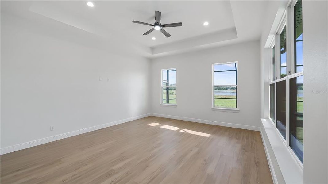 Spacious, unfurnished interior of a new home in , Clermont (Image 11).
