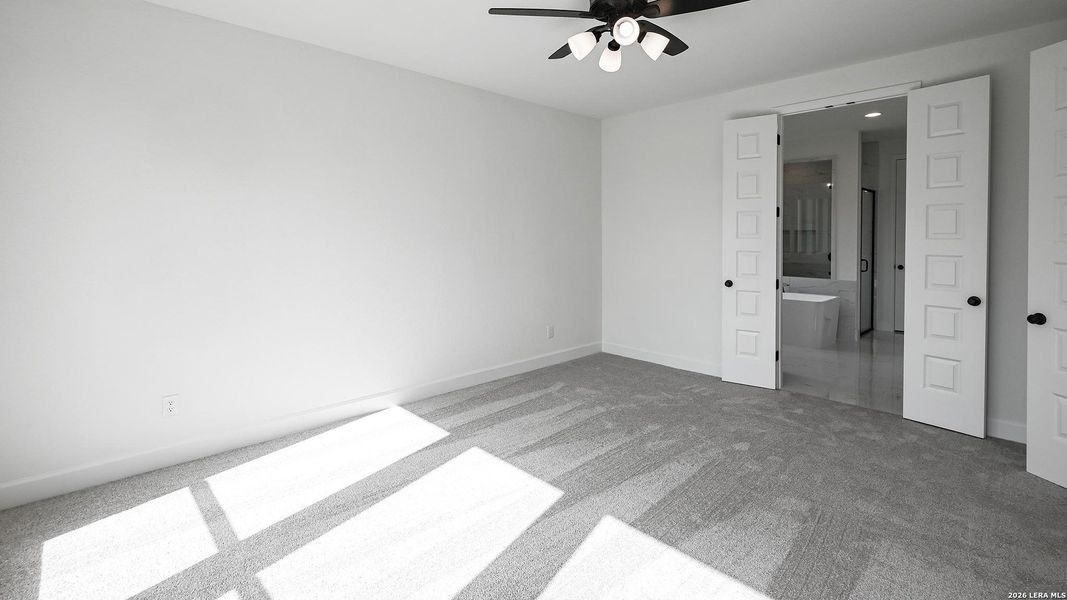 Spacious, unfurnished interior of a new home in Johnson Ranch, Bulverde (Image 22).