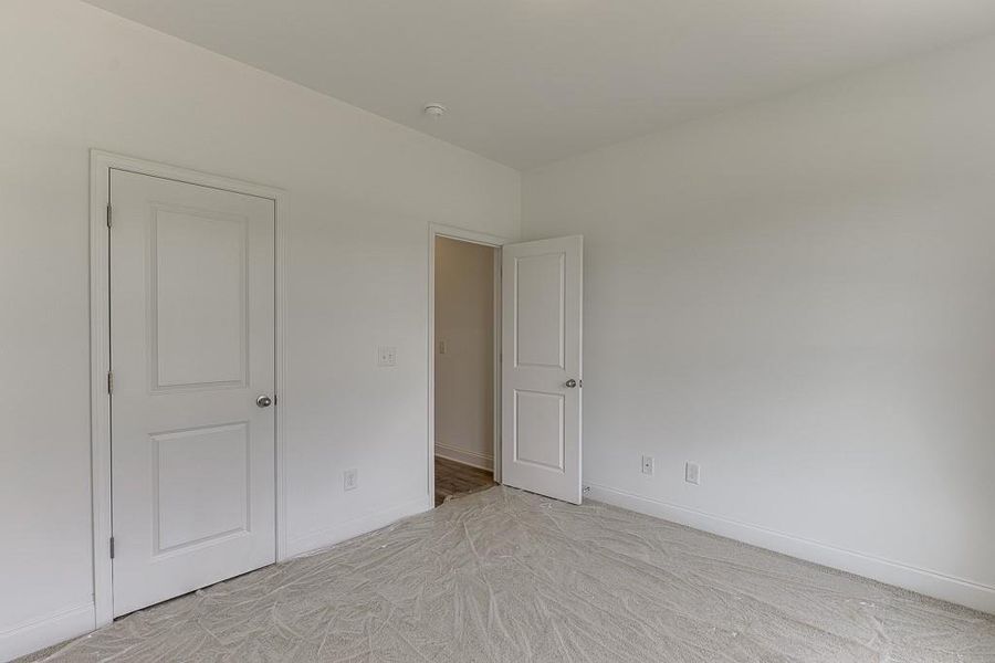 Spacious, unfurnished interior of a new home in , Jefferson (Image 22).
