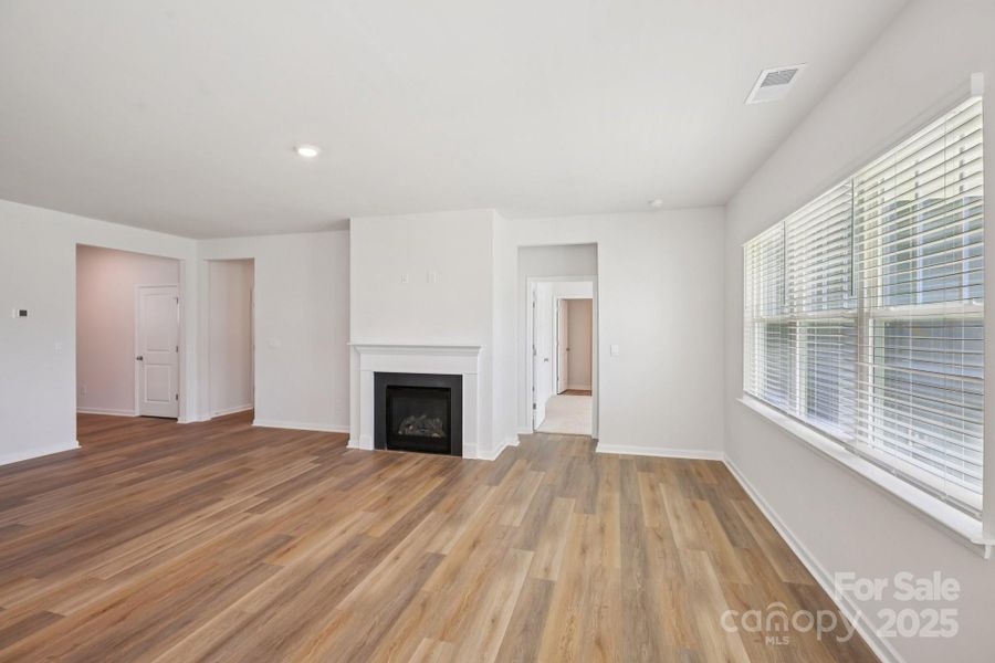 Spacious, unfurnished interior of a new home in Nolen Farm, Gastonia (Image 11).