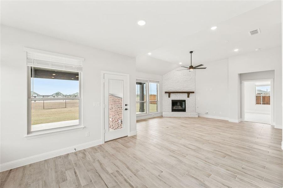 Spacious, unfurnished interior of a new home in Stone River Glen 60s, Royse City (Image 29).