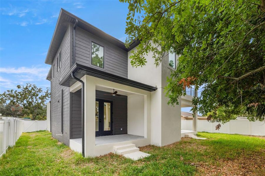Exterior details and patio area of a home in , Tampa (Image 24).