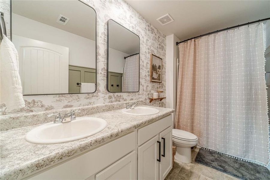 Furnished interior view inside a new home in , Dawsonville (Image 32).