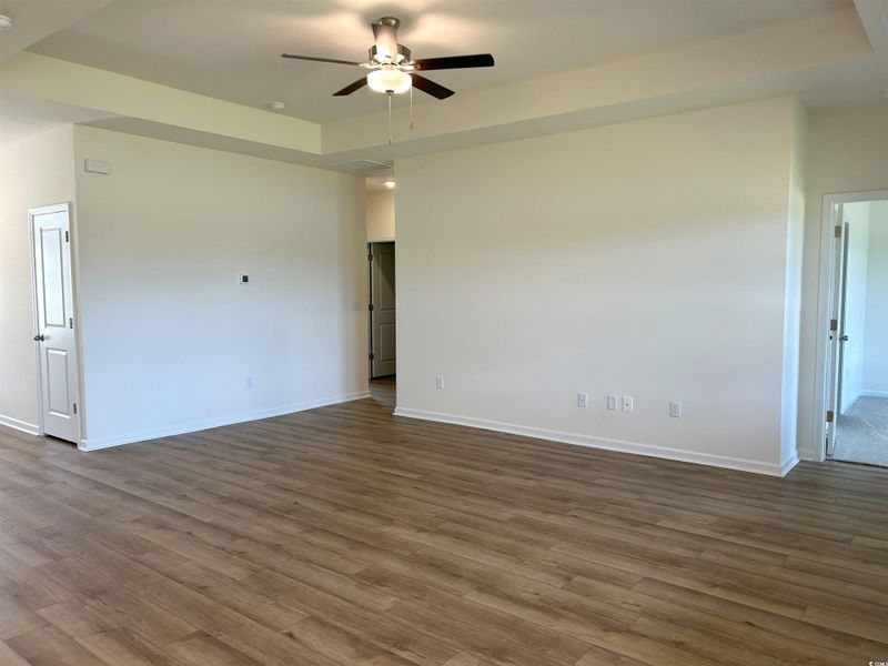 Spacious, unfurnished interior of a new home in Edgefield, Loris (Image 12).
