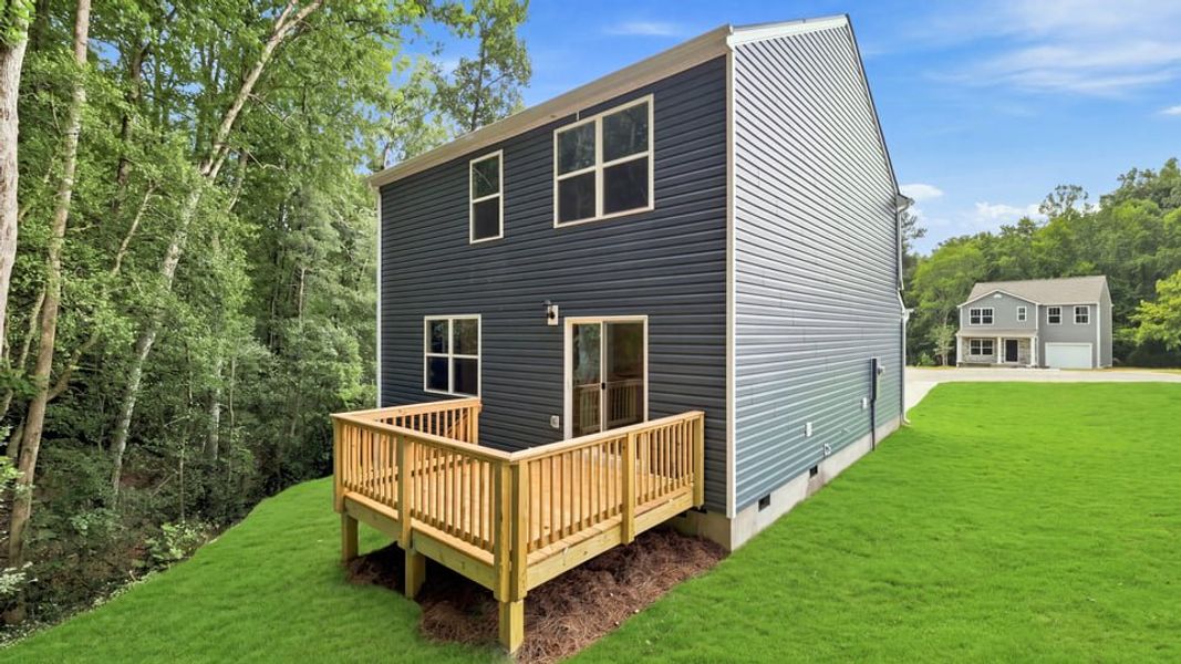 Exterior details and patio area of a home in Hawk Ridge, Anderson (Image 3).