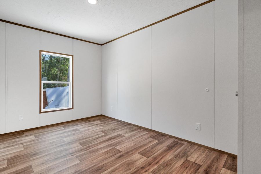 Spacious, unfurnished interior of a new home in , Walterboro (Image 23).