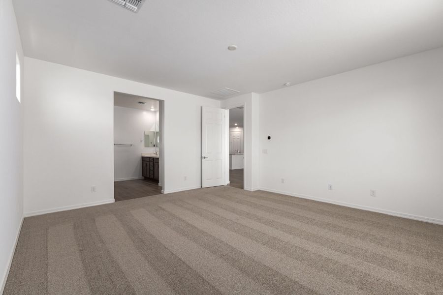 Spacious, unfurnished interior of a new home in Tierra Vistoso, Surprise (Image 12).