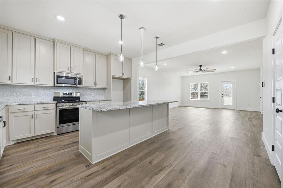 Furnished interior view inside a new home in , Fort Worth (Image 10).