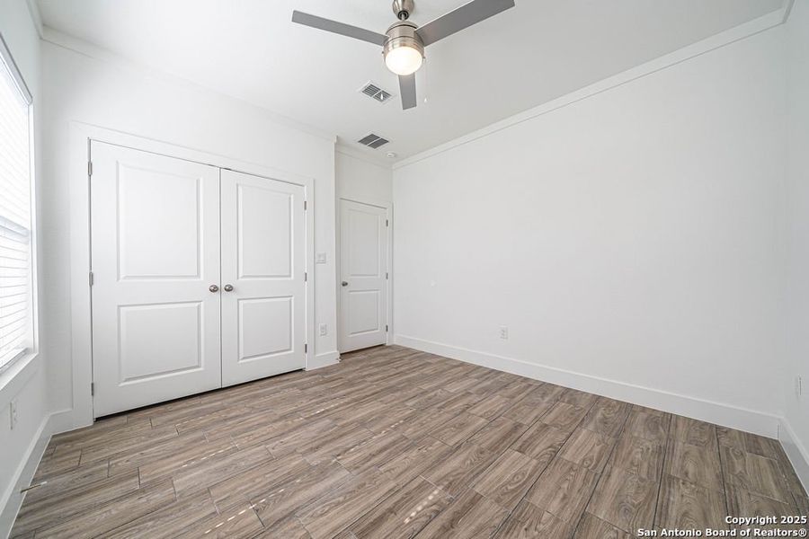 Spacious, unfurnished interior of a new home in , San Antonio (Image 23).