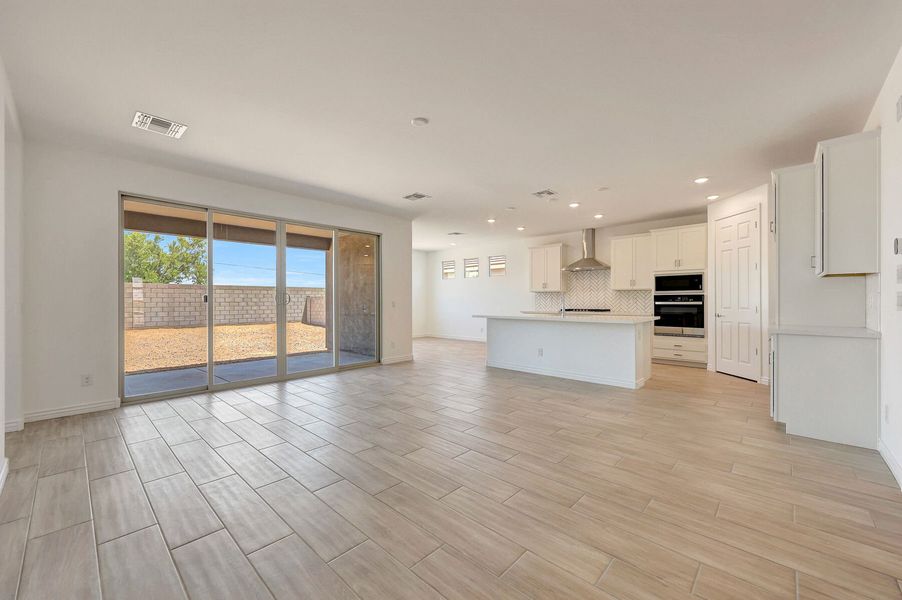 Spacious, unfurnished interior of a new home in Miravida, Surprise (Image 10).