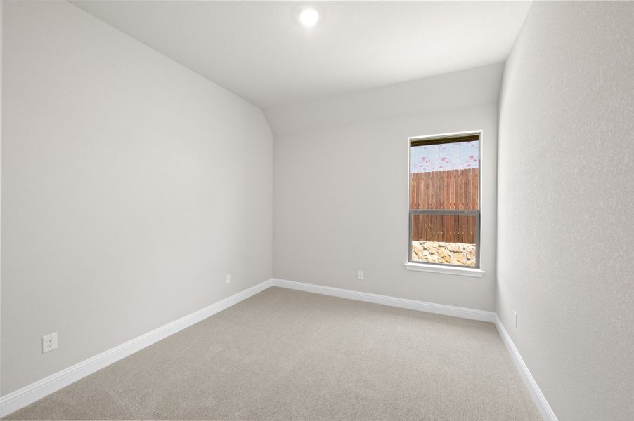 Spacious, unfurnished interior of a new home in Waterford Park, Weatherford (Image 22).