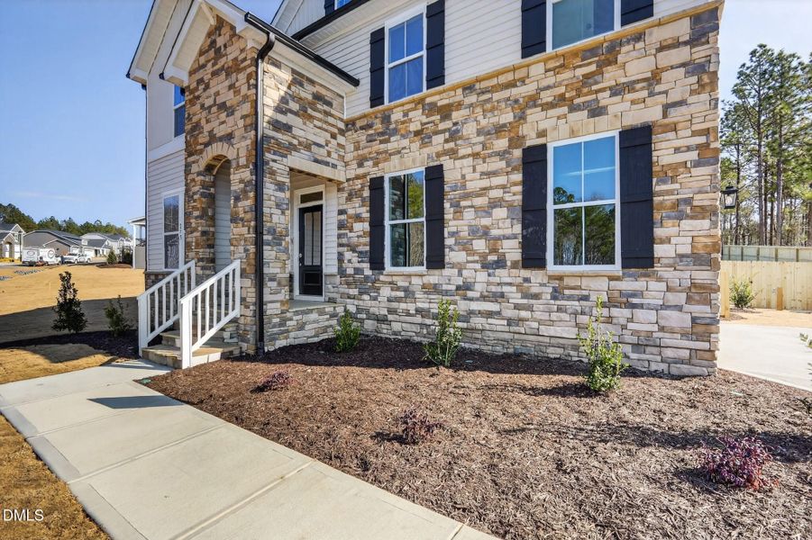 DC 125 Selma French Country-03