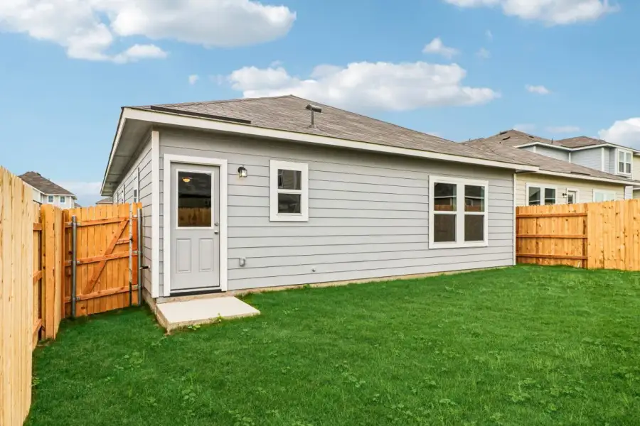 Exterior details and patio area of a home in Edgebrooke, Pflugerville (Image 4).