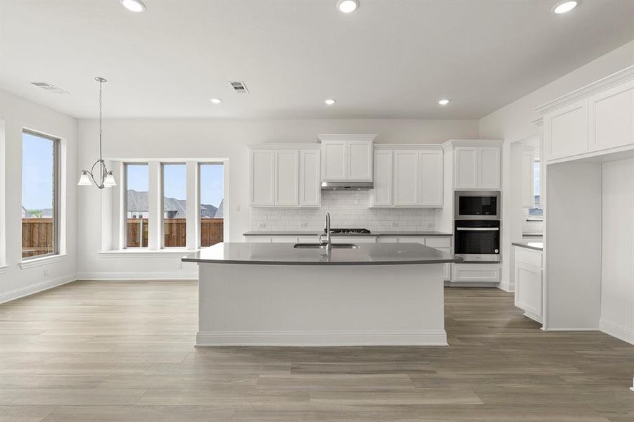 11. 617 Wexford - Kitchen (3)