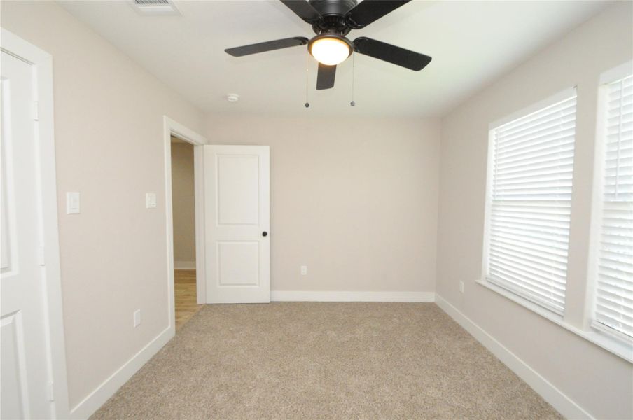 Spacious, unfurnished interior of a new home in , Houston (Image 18).