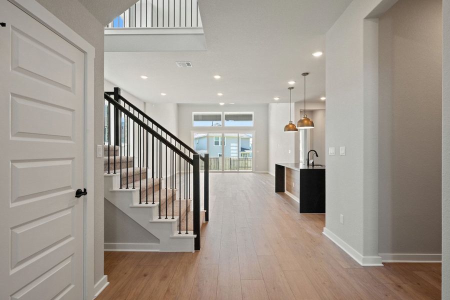 Spacious, unfurnished interior of a new home in Lariat, Liberty Hill (Image 21).