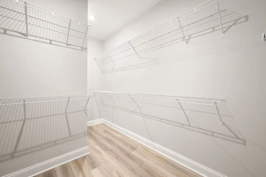 Spacious, unfurnished interior of a new home in Waterways, Richmond Hill (Image 57).
