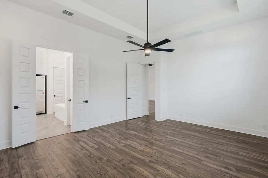 Representative unfurnished interior of a home built from the Kingston by Chesmar Homes in Prominence 60's, San Antonio (Image 43).