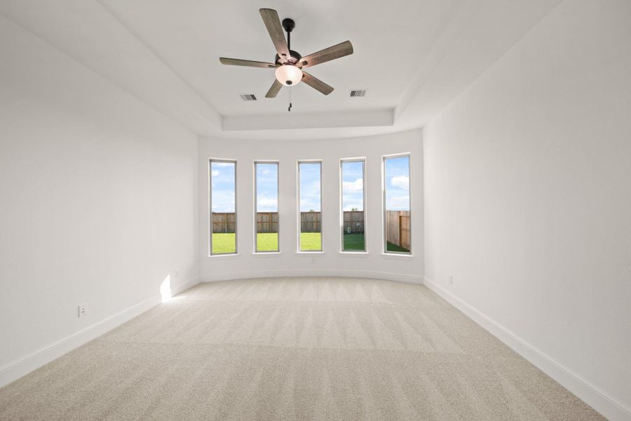 Spacious, unfurnished interior of a new home in Valencia 70', Manvel (Image 18).