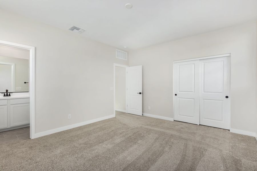 Spacious, unfurnished interior of a new home in Solvida at Estrella, Goodyear (Image 26).