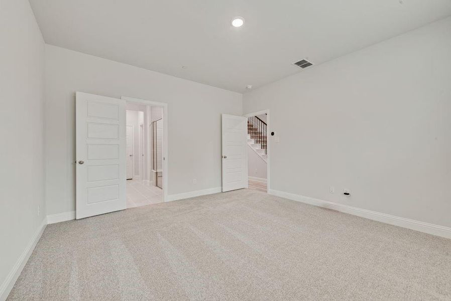 Spacious, unfurnished interior of a new home in , Frisco (Image 23).