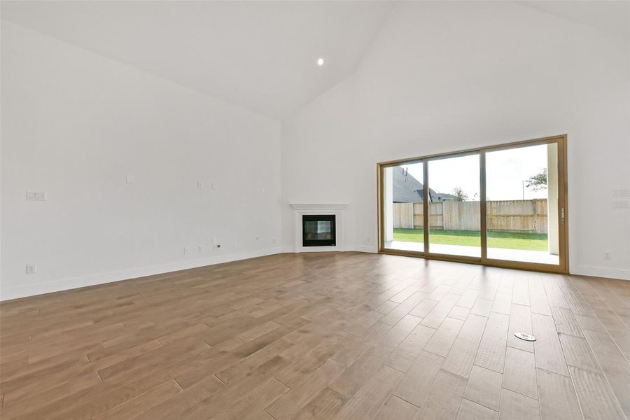 Spacious, unfurnished interior of a new home in , Manvel (Image 38).