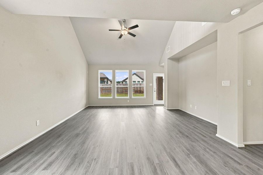 Spacious, unfurnished interior of a new home in The Trails, New Caney (Image 28).