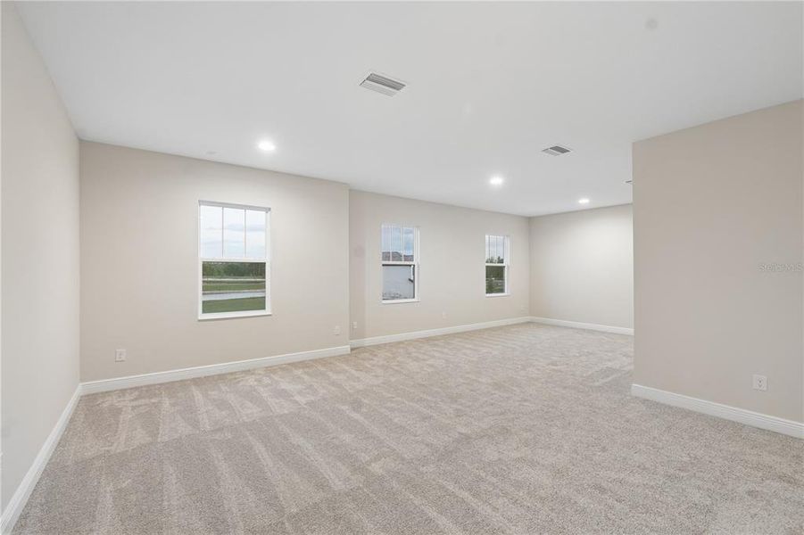 Spacious, unfurnished interior of a new home in , Zephyrhills (Image 52).