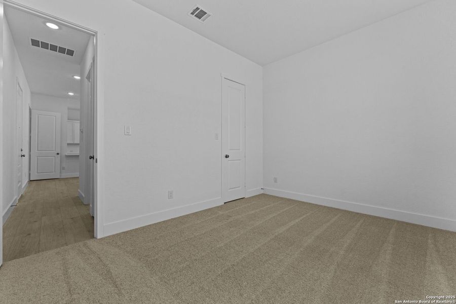 Spacious, unfurnished interior of a new home in , New Braunfels (Image 15).