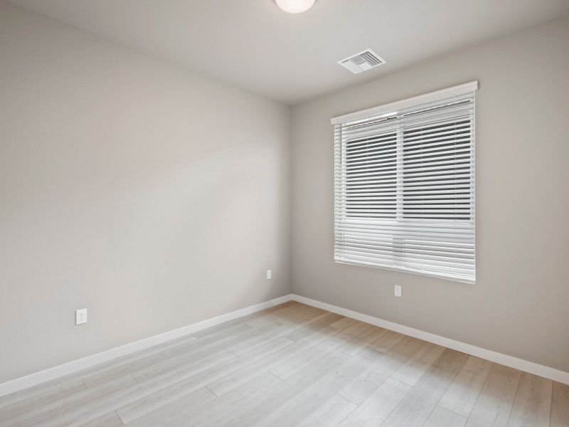 Spacious, unfurnished interior of a new home in Gateway Commons, Denver (Image 22).