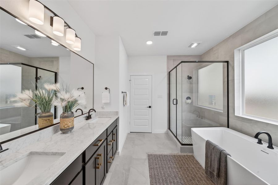 Master bath 1st floor