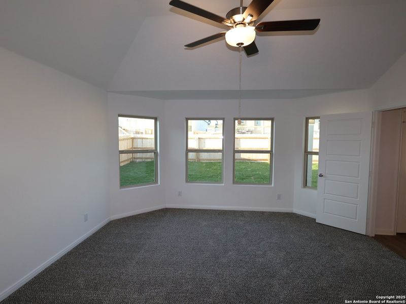 Spacious, unfurnished interior of a new home in Greenspoint Heights, Seguin (Image 34).