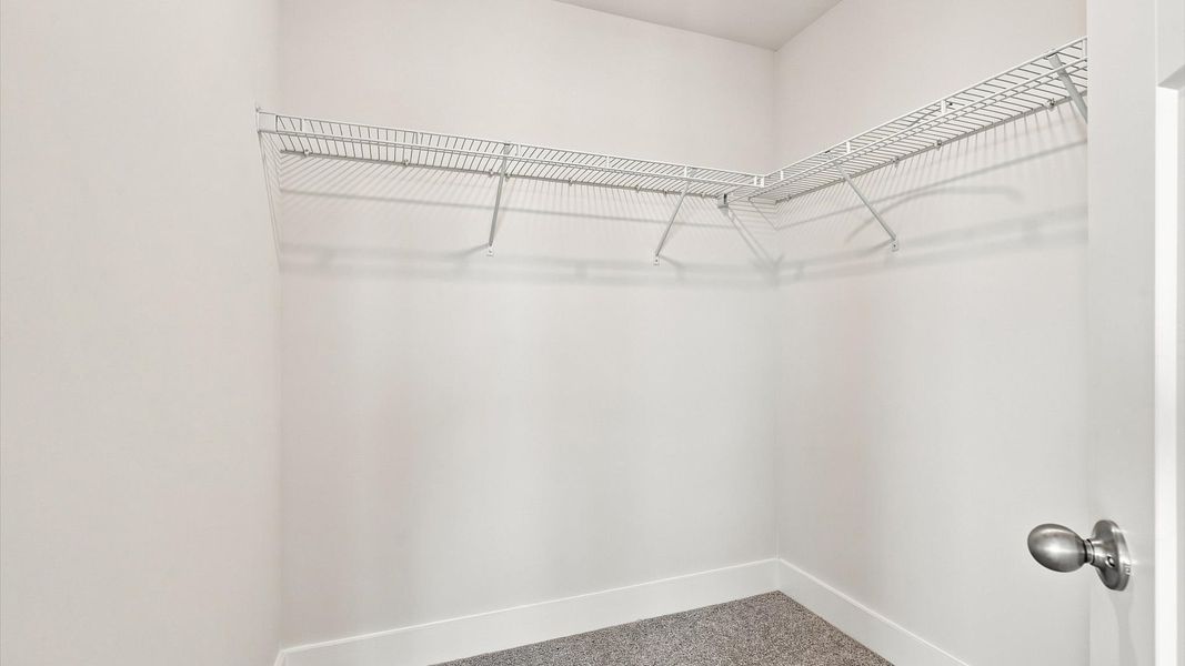 Walk-in Closet Walk-in Closet